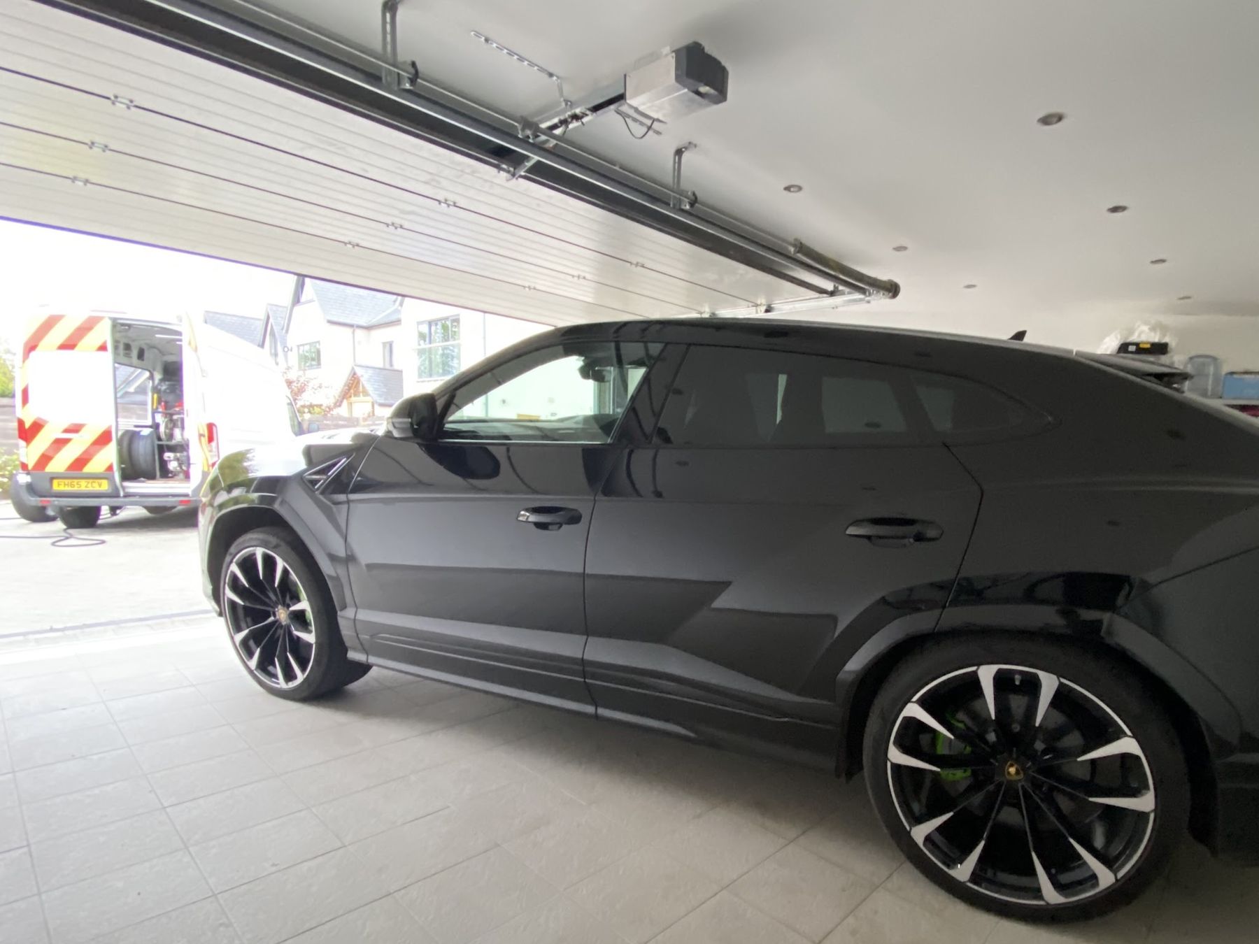 Lamborghini Urus back on its wheels in the garage after fitting